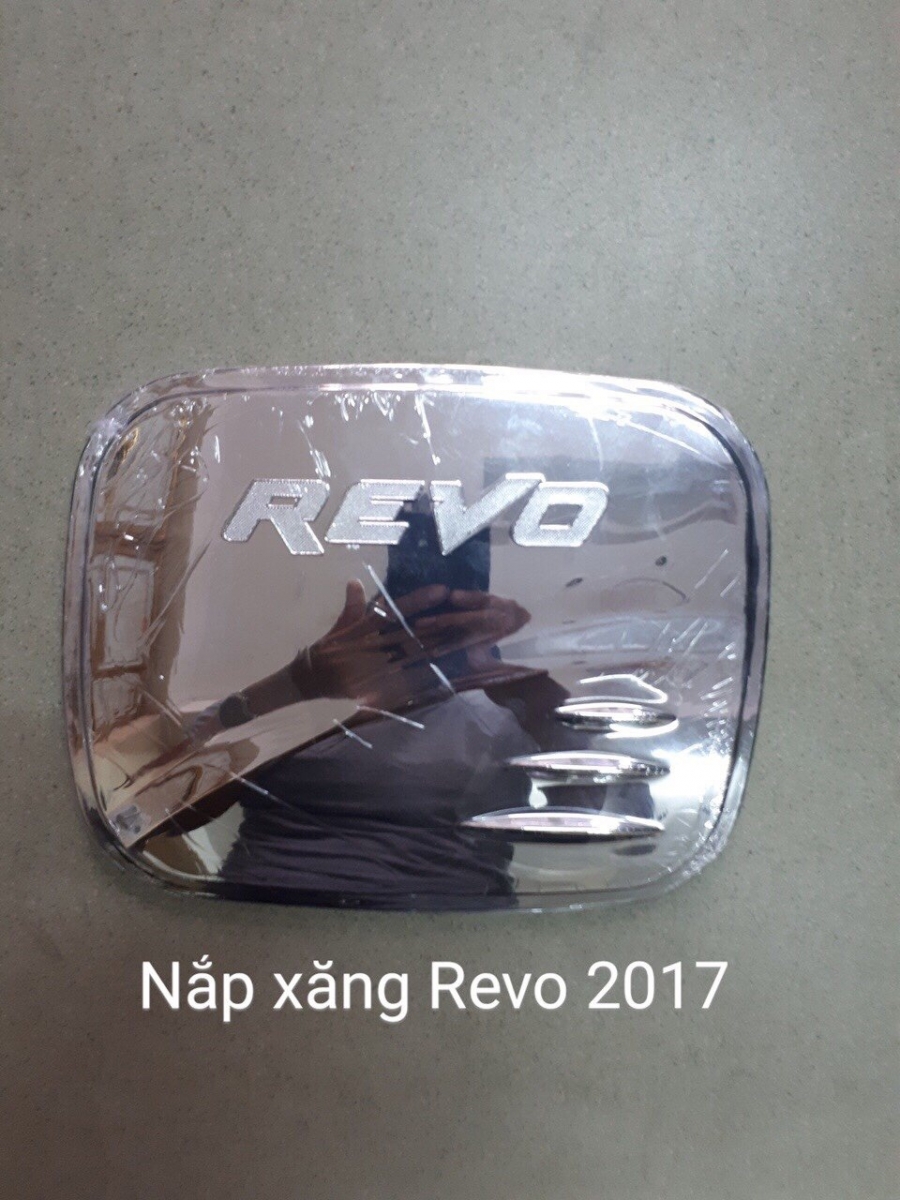 NẮP XĂNG HILUX REVO - ĐỒ LẮP ĐẶT THÊM CHO HILUX REVO